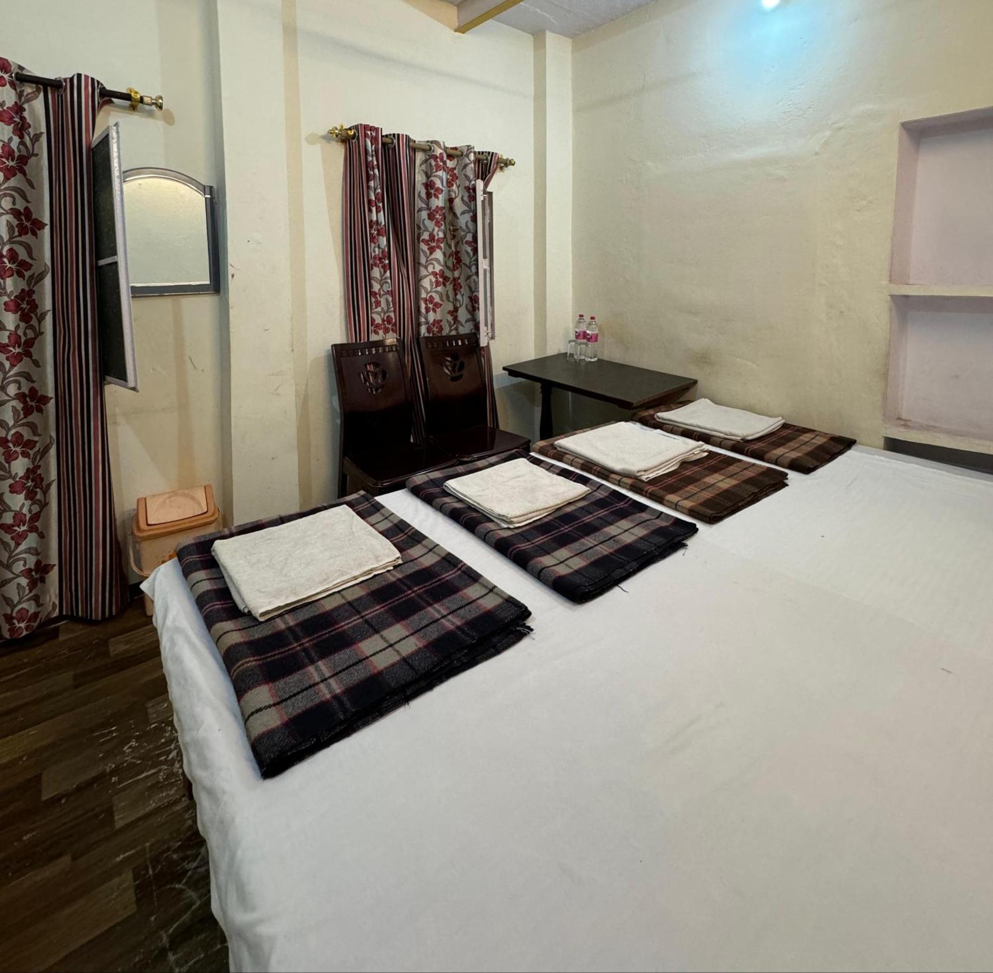 The Golden Lodge Varanasi Dış mekan fotoğraf