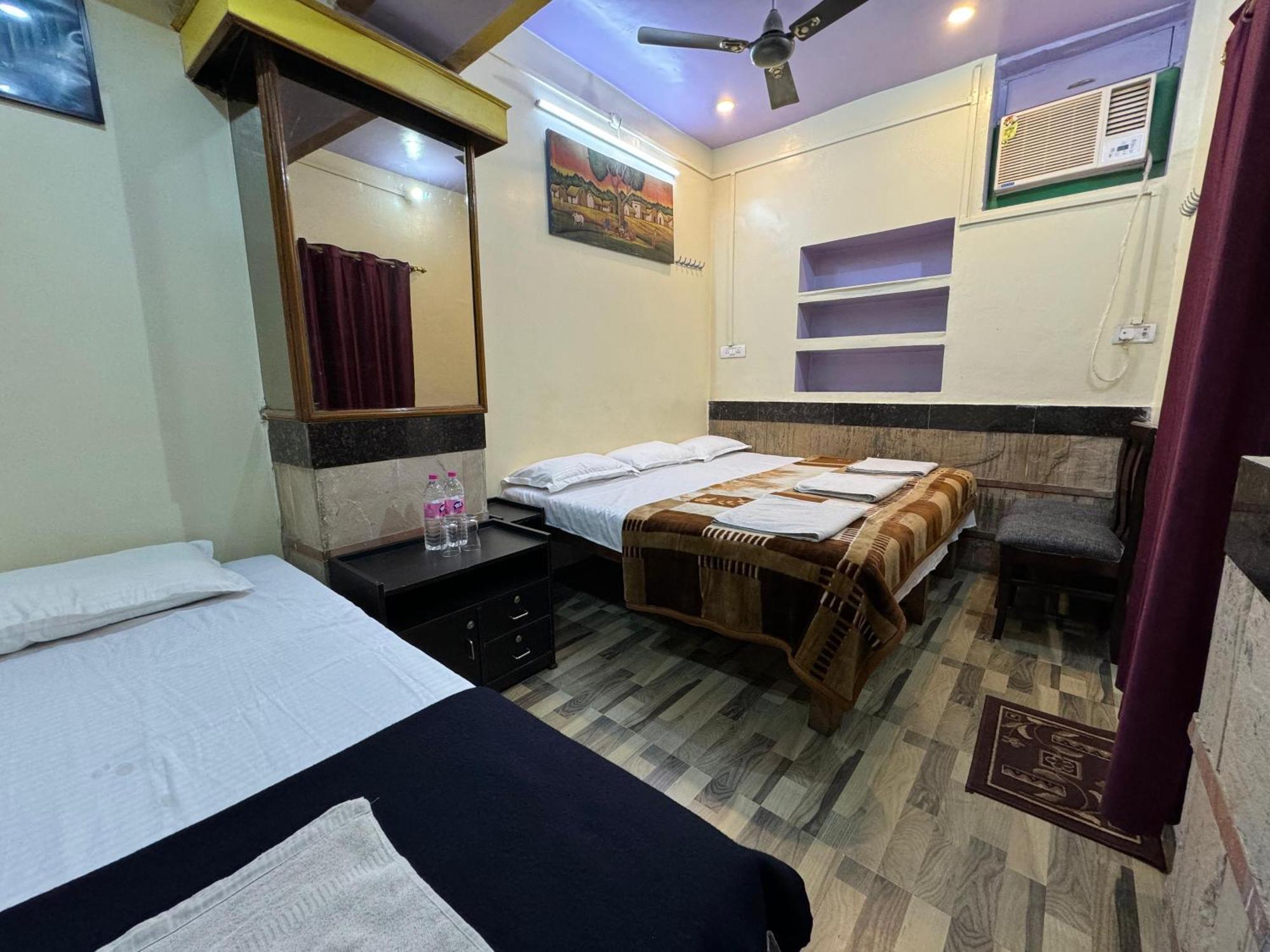 The Golden Lodge Varanasi Dış mekan fotoğraf